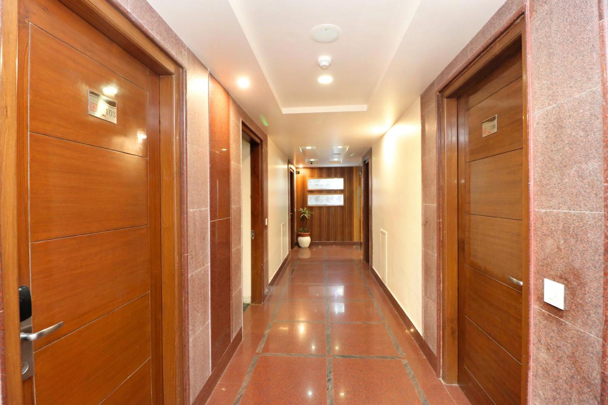Hotel Leela Grande Karnāl Exterior foto